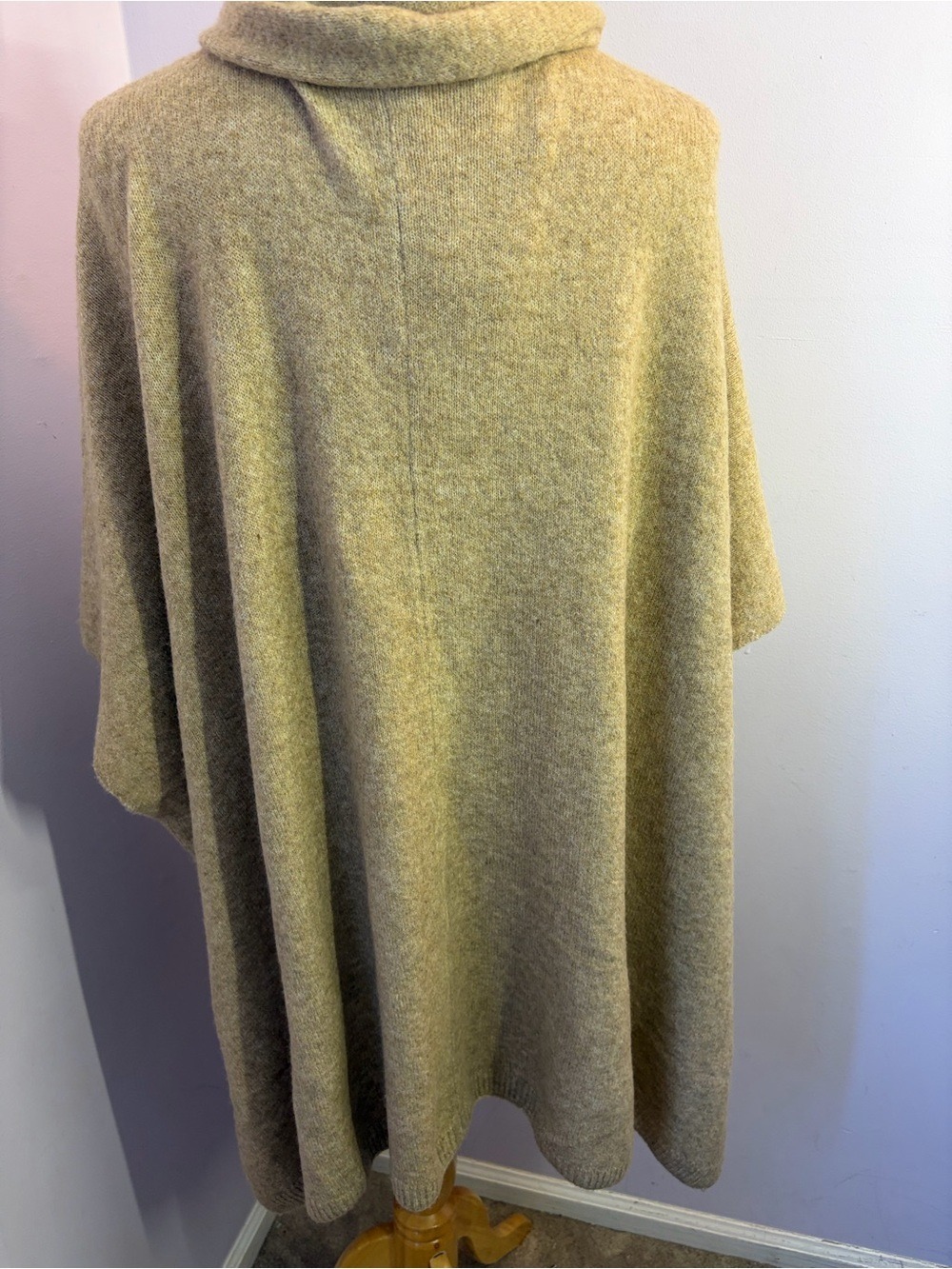 Steve Madden Long Cardigan with scarf Topper,NWT,One Size - Picture 5 of 11